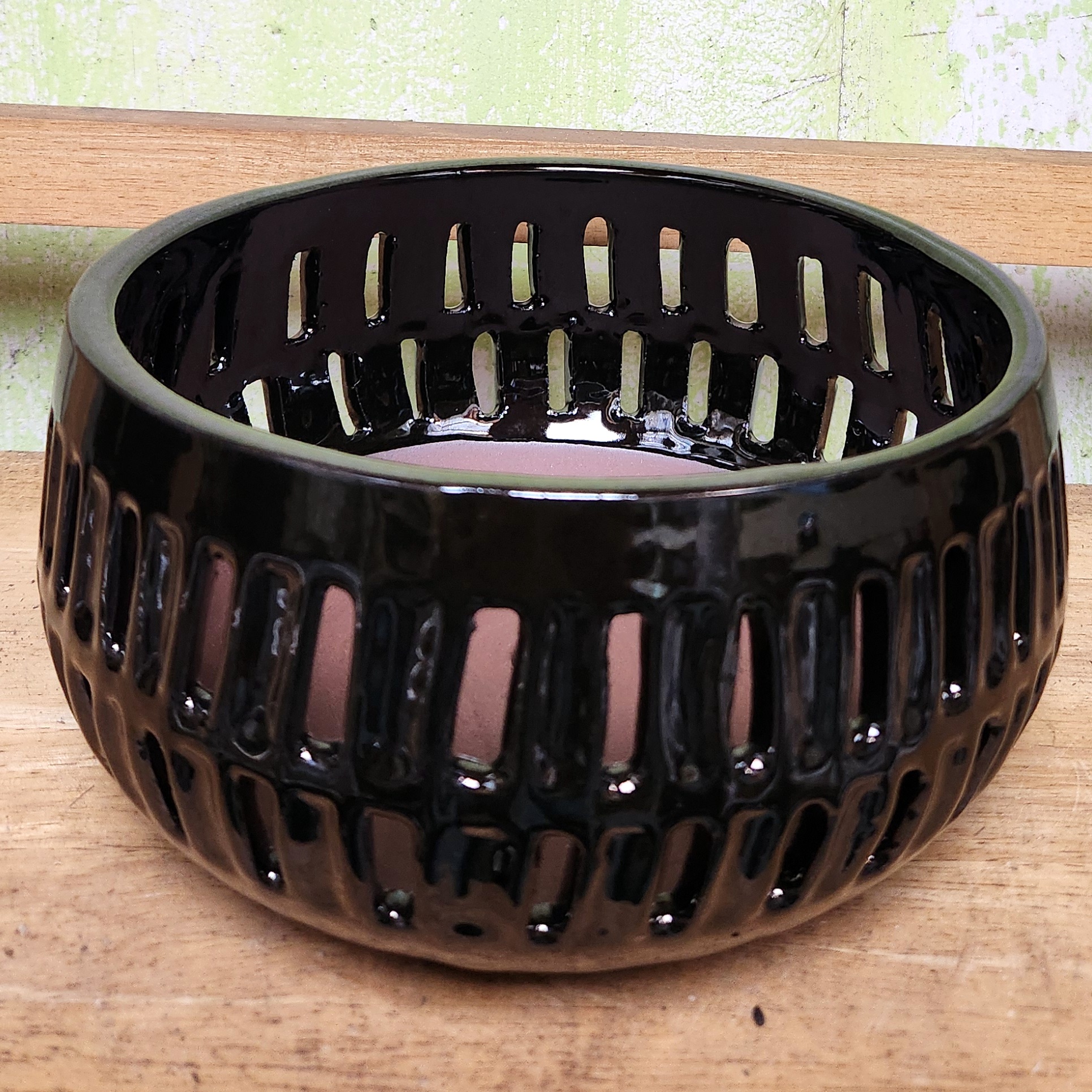 O-LOTUS14 Black slotted bowl 8.75" x 4.5"