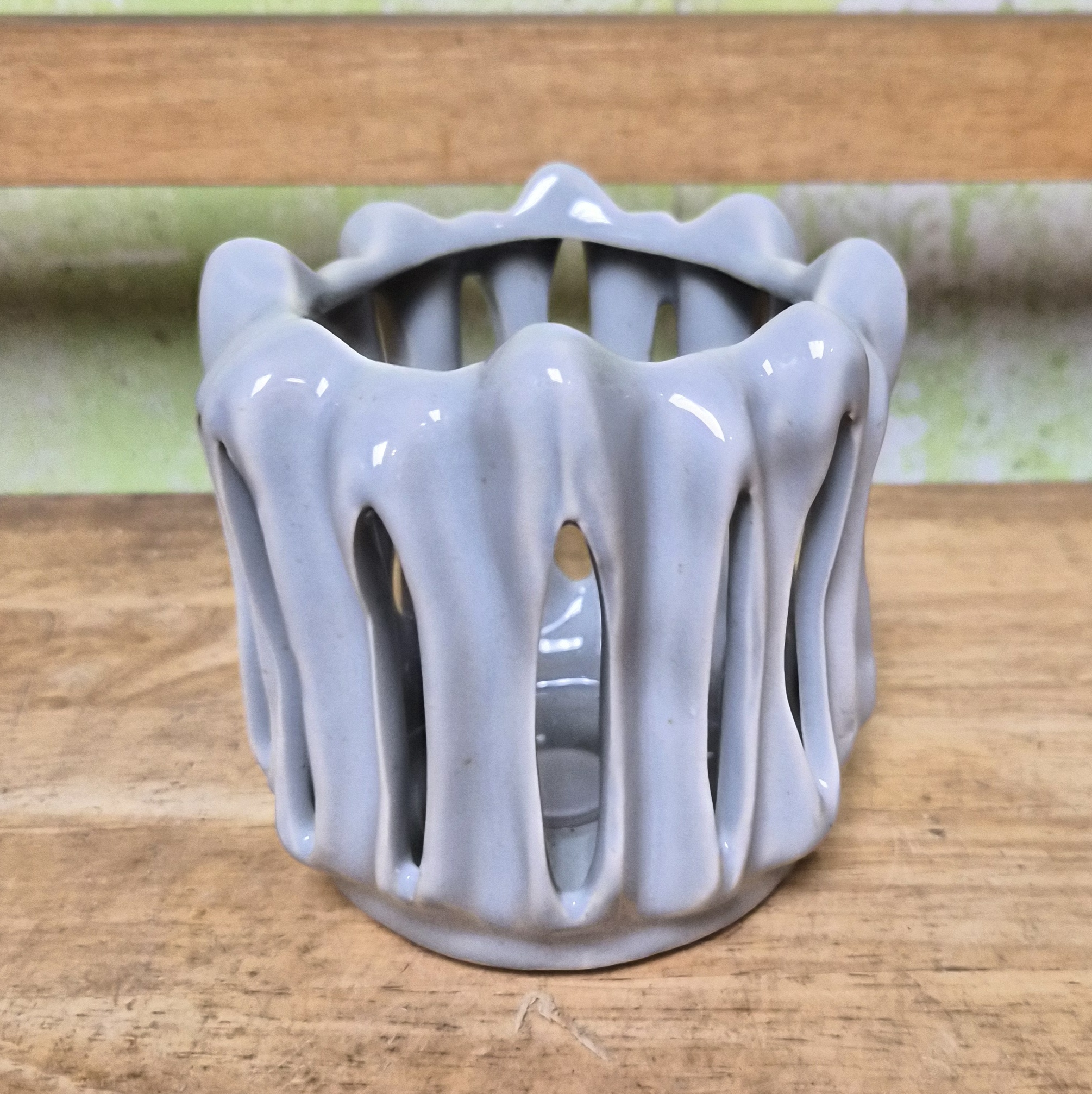 C-LOTUS5A 4" X 3-3/4" Gray